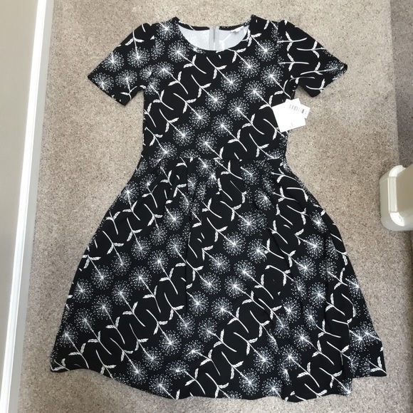 SALE 🎉 LuLaRoe Amelia L - NWT - Picture 1 of 3